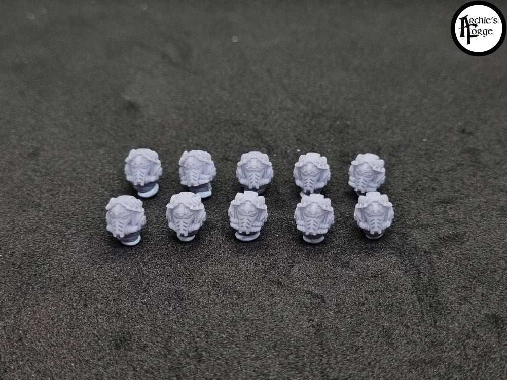 Wreathed Legio Templaris Prime Helms - Set 10 - Image 2